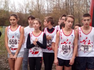 Départ de la course des minimes et cadettes au cross Guillaume Gomez 2018 à Payrin