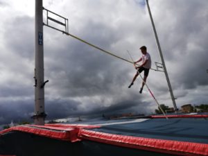 Alexis Solaux au saut à la perche lors du 1er tour des Pointes d'Or 2019 à Castres